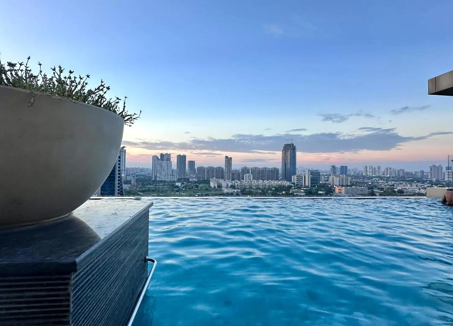 דירות גורגאון Luxe 2 Bhk With Stunning Views